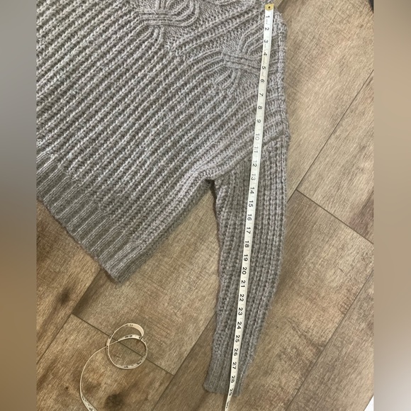 Aerie women’s XS oversized chunky knit sweater - Picture 5 of 7